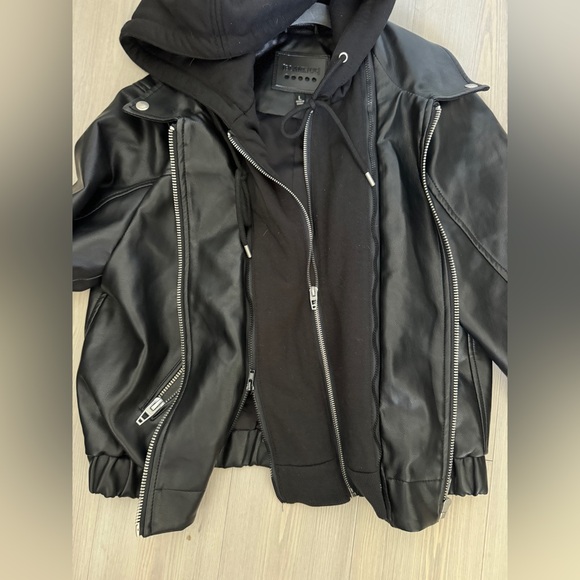 BLANKNYC Faux Leather Bomber Jacket with Removable Hood in Bankroller Size L - Picture 11 of 15